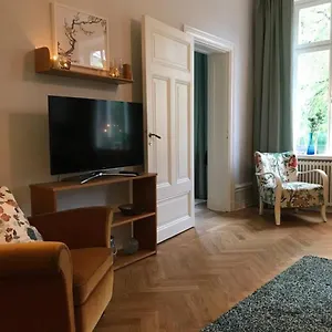 artistic-and-light-2-room-apartment-in-sofo-65sqm.find-stockholm-hotels.com/